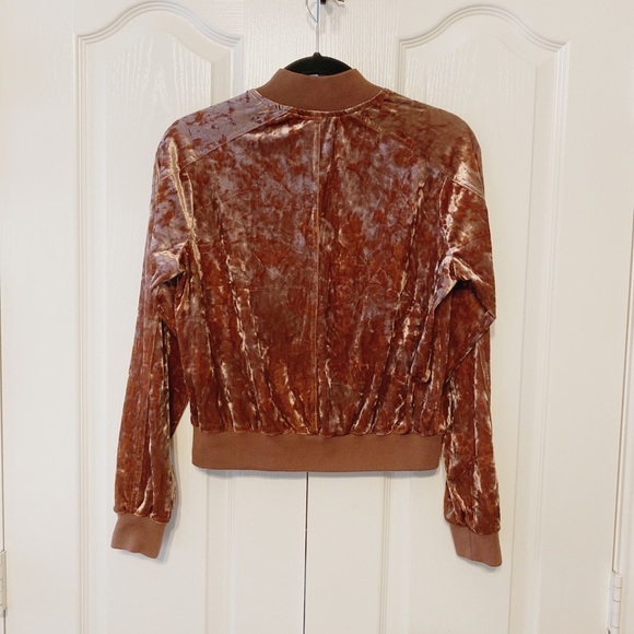 Mossimo Woman’s Bomber Velvet Jacket Size XS Plush Plum Front Zipper - Picture 2 of 11